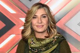 Myrta merlino nasce in una famiglia di intellettuali e fin da giovane mostra un grande interesse per la lettura (continua a leggere dopo la foto). Chi E Myrta Merlino Conduttrice Di L Aria Che Tira E Compagna Di Tardelli