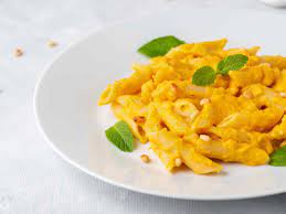 600 g di polpa di zucca cotta 130 g di farina 1 uovo sale 30 g di parmigiano reggiano grattugiato per la crema al gorgonzola: Penne Con Zucca E Gorgonzola Un Primo Semplice E Delizioso