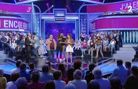 Un délai de quelques heures peut être nécessaire avant que les nouveaux titres n'apparaissent sur la. Video N Oubliez Pas Les Paroles Scene De Menage Sur Le Plateau Entre Les Deux Choristes Voici