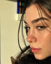 Mary Willett's Instagram, Twitter & Facebook