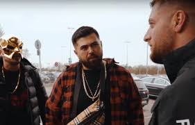 Nun verrät uns kc rebell jedoch eine interessante geschichte. Kc Summer 18 Karat Machen Mailand Unsicher