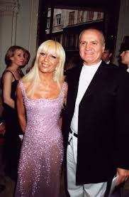 After fashion designer gianni versace was gunned down by drifter andrew cunanan in 1997 allegra beck, the daughter of gianni's younger sister donatella and american model paul beck, was not. Donatella Versace Young Dress Off 64 Medpharmres Com