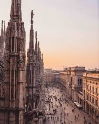 Aprile 2020, la città vista dai carabinieri attraverso l'occhio di un fotografo. How To Visit The Duomo Di Milano Rooftop Terrace Solosophie