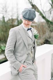 F) nächstes jahr wird andrea 18 jahre alt. Peaky Blinders Hochzeit Ideen Fur Eine 20er Jahre Hochzeit Hochzeitsblog The Little Wedding Corner 20 Jahre Hochzeit Brautigam Stil Brautigam Anzug