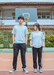 Pencapaian ini sekaligus menempatkan film ini sebagai film indonesia dengan jumlah penonton hari pertama terbanyak kedua sepanjang tahun ini. Review What We Like And Don T Like About Dua Garis Biru Entertainment Rojak Daily