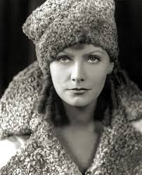 The Magnificent Face of Greta Garbo as Rita Cavallini in ROMANCE by George  Hurrell [1930] 🩷