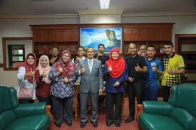 Kunjungan hormat kepada setiausaha persekutuan sabah. Ipptar Rasmi Ø¹Ù„Ù‰ ØªÙˆÙŠØªØ± Pihak Ipptar Membuat Kunjungan Hormat Ke Pejabat Setiausaha Persekutuan Sabah Terima Kasih Ybhg Dato Samsuni Mohd Nor Setiausaha Persekutuan Sabah Menerima Kunjungan Kami Https T Co Vyflzsfklv