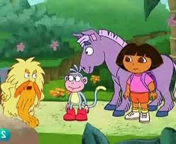 En la versión original de la serie dora hace lo contrario: Dora 1x26 Senor Acertijos Video Dailymotion