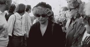 15 апреля 2021 г., 06:33, иа амител. Alla Pugacheva V Molodosti Redkie Foto Dlya Zhurnala Vogue Novosti Shou Biznesa Segodnya