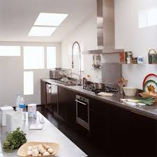 Guess Who Come For Diner Salle A Manger Noire Et Blanche Cuisine Noire Cuisine En Longueur