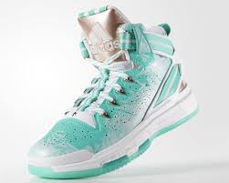 This is a video i made regarding the youngest mvp in nba history. A First Look At The Adidas D Rose 6 Christmas Kicksonfire Com