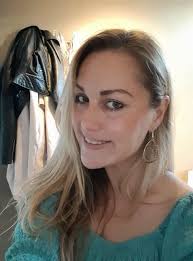 📩 . shorter.me/WHSPME 💌 Hi, I'm a 52 years old single women, I'm looking  for a man who is older than me or who wants to seriously connect with me,  money doesn't