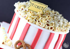 Pas De Cine Sans Pop Corn En Pate A Sucre Fondant Pop Corn Bucket Popcorn Cake Recipe Web Cake Design