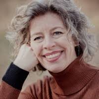 Cynthia Hecht's Instagram, Twitter & Facebook