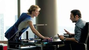 Auf arte ist «goldman sachs» präzise plaziert, zwei tage vor der sitzung der europäischen zentralbank ezb, die entscheiden muss über das wäre dann: Goldman Sachs Eine Bank Lenkt Die Welt Film Trailer Kritik