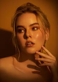 Meet Dasha Semyonova