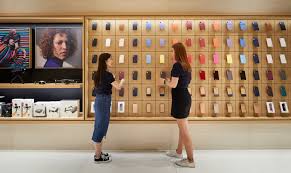 Tokyo Apple Store Opening Superfuture In 2020 Store Design Interior Apple Store Interior Mobile Shop Design