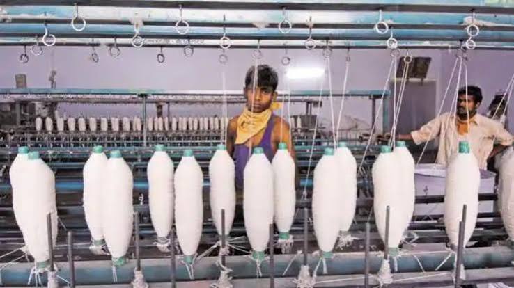 Tamil Nadu Spinning Mills Strike as raw Materials Turn Costlier, Yarn Gets Cheaper | NewsClick
