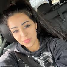 Ashley Mullikin's Instagram, Twitter & Facebook