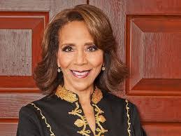 Robin Call's Instagram, Twitter & Facebook