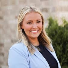 Michelle Plumlee's Instagram, Twitter & Facebook