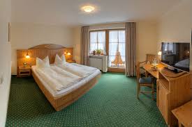 Aktuelle wohnung inzell immobilien von 68.000 eur bis 589.000 eur mehr als 20 unterschiedliche angebote von 5 portalen vergleichen Gasthof Hirschbichler Inzell Gasthof Metzgerei Zimmervermietung Ferienwohnungen Appartements