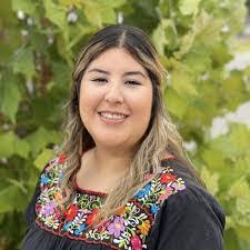 Minerva Loera's Instagram, Twitter & Facebook