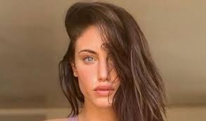 Jessica aidi, compagne de marco verratti. Beatrice Marchetti Altezza