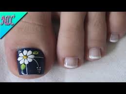 Ya no busque mas aquí te dejo esta opción de pedicure que puedes llevar acabo tu misma, con esa esencia elegante y el toque femenino de las flores que hacen. Diseno De Unas Para Pies Flor Como Hacer Flores Flowers Nail Art Nlc Youtube Manicure Manicure Uas Cortas Toe Nail Designs Fashion Nails Toe Nails