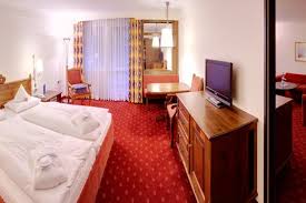 Leen zimmer sind komfortabel und geräumig | bilik leen. housing development in pasir gudang, johor Familienhotel Das Ludwig 3 Bett Familienzimmer Komfort Quellness Golf Resort