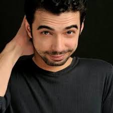 Kenan i̇mirzalıoğlu ile olan benzerliği nedeniyle ezel isimli dizi için teklif aldığını belirtti. Emre Ozpirincci Emrericeman Twitter