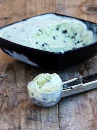 Glace A La Menthe Et Pepites De Chocolat Pepite Chocolat Recettes De Cuisine Recette Sorbet