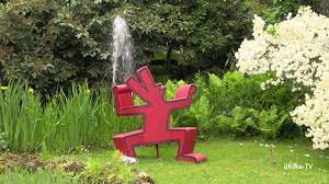 Er will sich und uns über die vertreibung aus dem paradies hinwegtrösten. Botanischer Garten Hruska Von Andre Heller In Gardone Gardasee 2017 Youtube