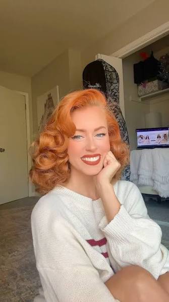 It’s a lovely day for vintage curls ✨ #vintagestyle #pinup #1950s #hairtutorial