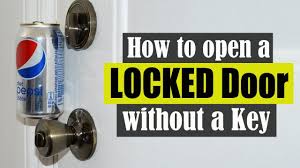 How To Pick A Circle Lock With A Bobby Pin How To Open A Locked Door Without A Key Life Hacks Youtube Key Diy Door Locks