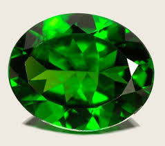 Chrome Diopside A Gemstone Found In Siberia Russia And Only Available To Mine Three Months Each Year Due To The Diopside Gems And Minerals Chrome Tourmaline