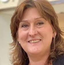 Ceramic artist and instructor teaches raku workshop in East Lansing,  Michigan