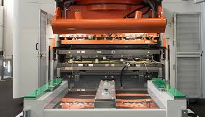 Sacmi presses are designed using advanced technologies and calculation methods to optimize shapes and maximize product quality. Ceramic Pressing Sacmi