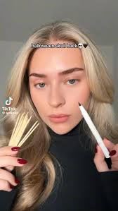 Larissa Perry (larissapta)