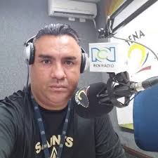 Se mueve el dial.. Carlos Zapata cambia de camiseta..