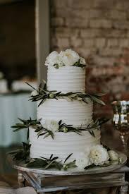 Publix Wedding Cake With Green Garnishes Weddingcake Weddingphotography Wedding Inspir Wedding Cake Greenery Publix Wedding Cake Wedding Cakes With Flowers