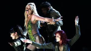 So schien britney spears früher unaufhaltsam und wurde auf der ganzen welt gefeiert. Berlin Konzert Der Sangerin Britney Spears Ladt Zur Nostalgischen Pop Party Kultur Tagesspiegel