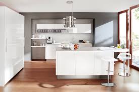 Hoogwaardige inbouwkeukens die door hun veelzijdige vormgevingsmogelijkheden afgestemd zijn op uw wensen en overtuigen met een innovatief, revolutionair design. Resopal 3416 Ballerina Kuchen Finden Sie Ihre Traumkuche