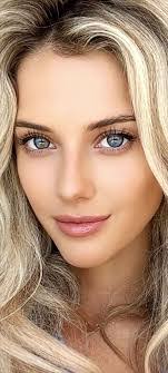 Marie Brewer's Instagram, Twitter & Facebook