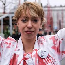 Raffaela Raab: Das ist die militante Veganerin auf TikTok