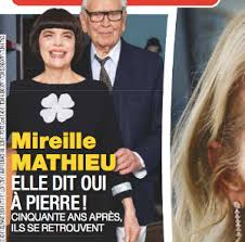 Neue trends frische designs einzigartige outfits jetzt kaufen & trendsetter werden! Mireille Mathieu Le Bonheur Elle Dit Oui A Pierre Photo