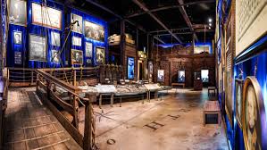 Последние твиты от david korins (@davidkorins). An Interviews Hamilton Set Designer David Korins About The Show S Exhibition