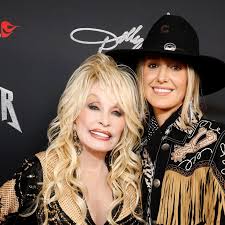 Lainey Wilson's 'Dream Come True' Performance With Dolly Parton - Backstage Country