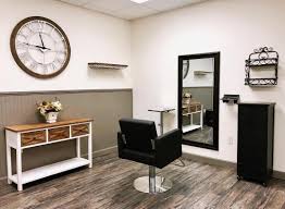 Absolutely Love This Simple Yet Chic Work Station At Grayce Hair Salon In Dothan Al Megangarrett Modernsalon Salon Dresser Table Dresser Decor Table