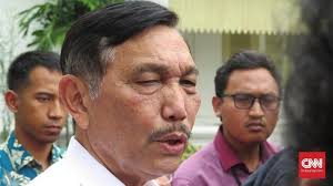 Luhut Minta China Turunkan Bea Sewa Pesawat Garuda